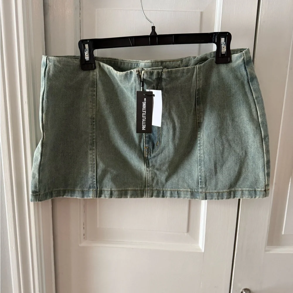 PrettyLittleThing NWT Light Blue Denim Mini Skirt Vintage
